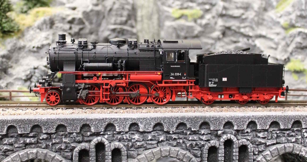 Rivarossi 2890S Schlepptenderlokomotive Baureihe 56.20 DR - Sound Version