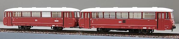 Kres 2172M Triebwagen LVT 172 und LVS 172 DR mit Zierstreifen