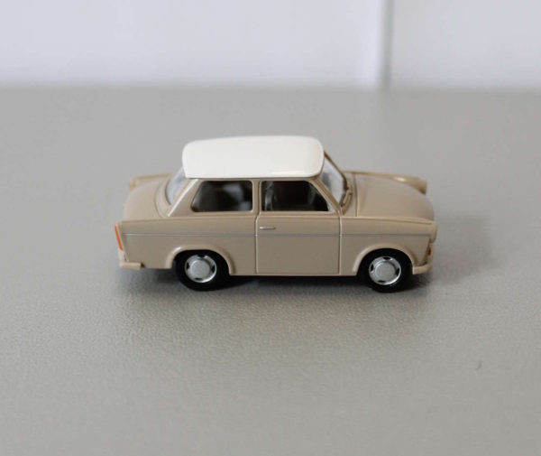 Busch 53107 Trabant Limousine braun Export Variante