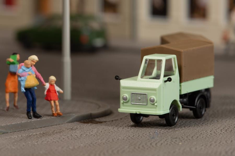 Auhagen 43674 Multicar M22 mit Anhänger grün
