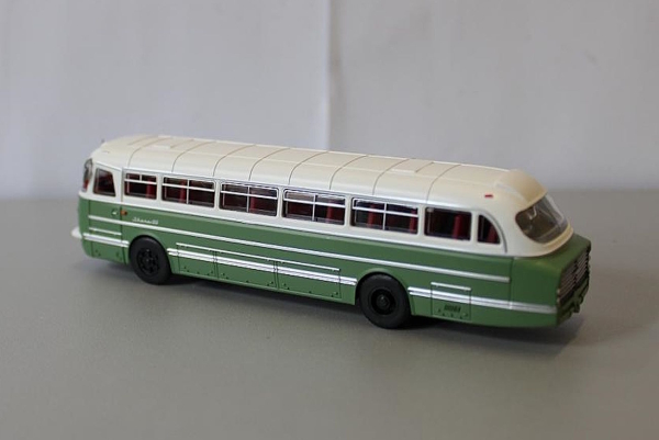Brekina 59468 -  Ikarus 55 Überlandbus, weiss/grün, 1968