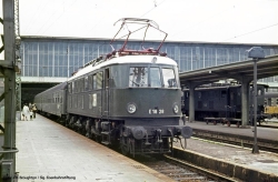 Piko 40308 N Elektrolokomotive  E18 DB III