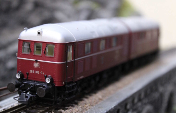 Roco 70115 Dieselelektrische Doppellokomotive 288 002-9, DB