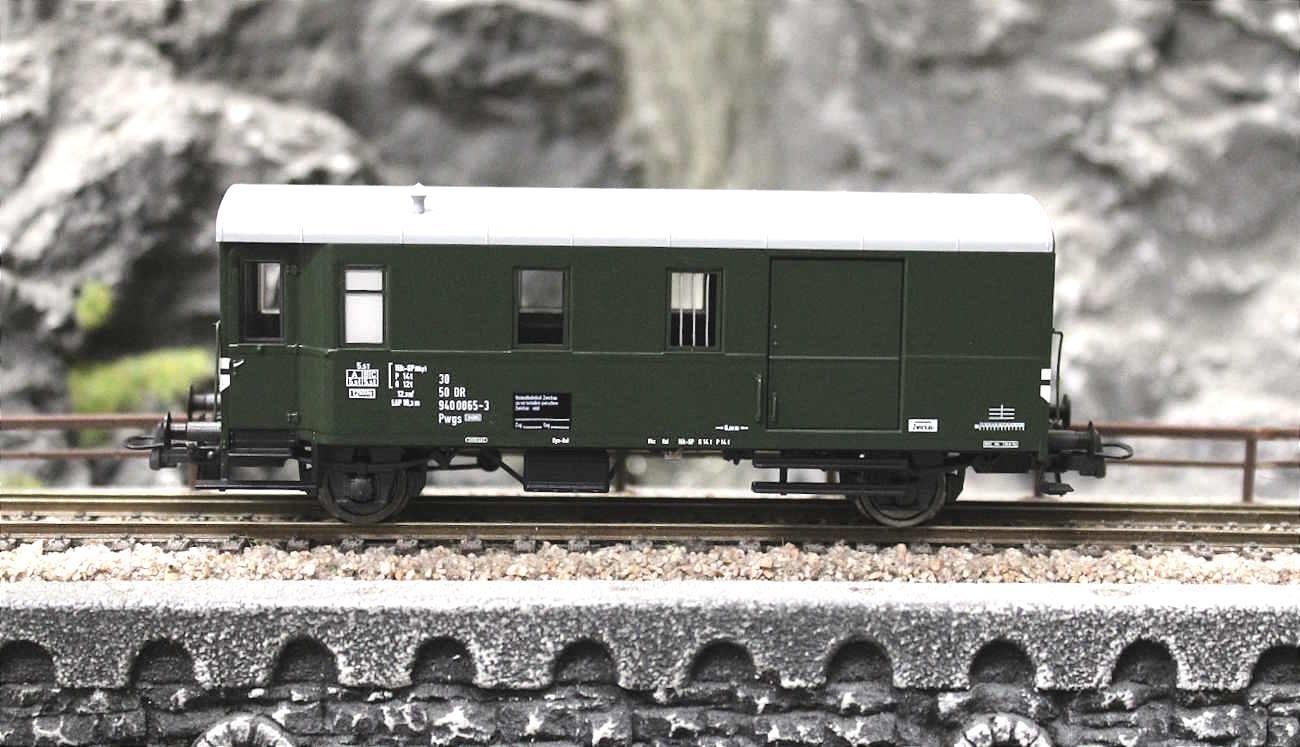 Roco 6200018 Güterzuggepäckwagen, DR