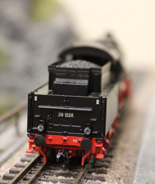Arnold HN9067 Dampflokomotive BR 58 DR