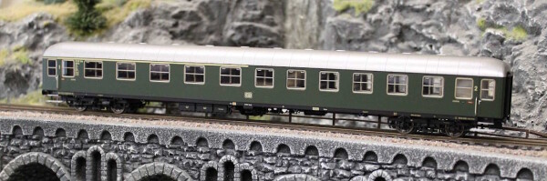 Brawa 58116 H0 Schnellzugwagen 1/2. Klasse AB4ümg-55 DB - LED Innenbeleuchtung
