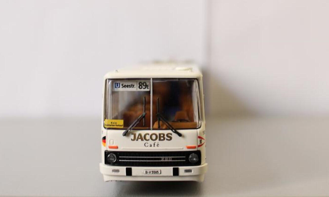 Brekina 59723 Ikarus 280.02 1991, BVG - Jacobs Night & Day,