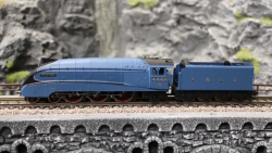 Hornby TT3007M LNER Class A4 4-6-2 4468 Mallard