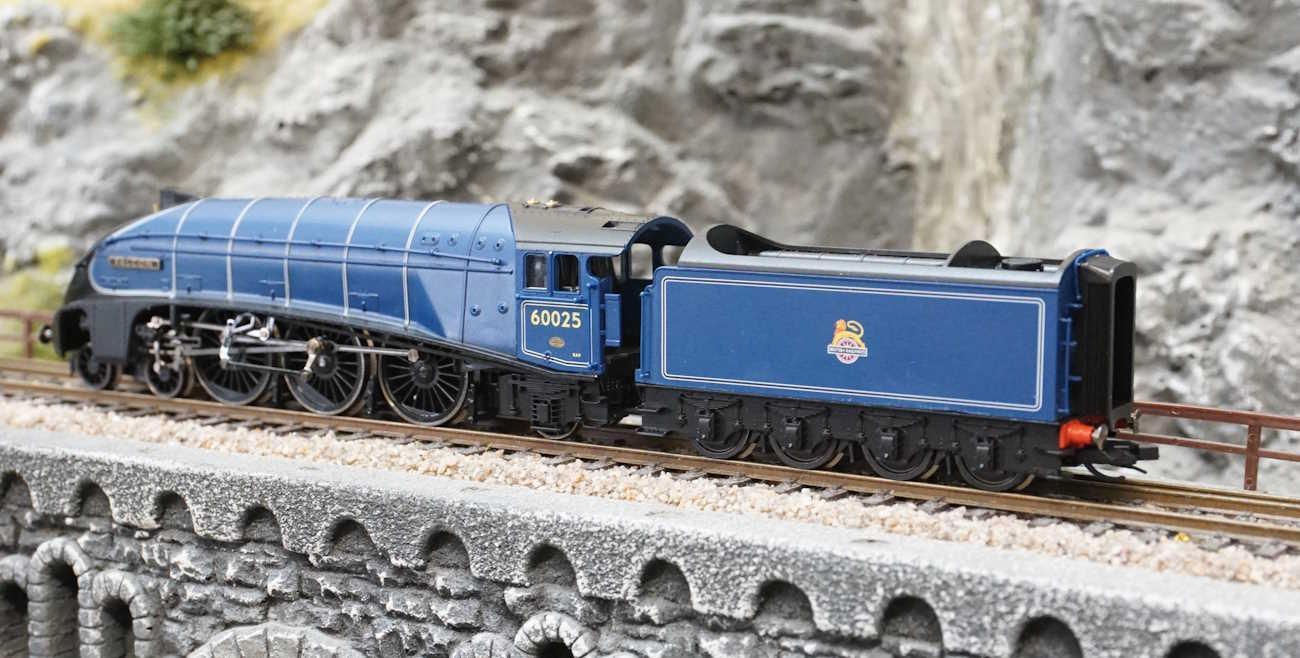 Hornby TT3009M BR Class A4 Class 4-6-2 60025 Falcon