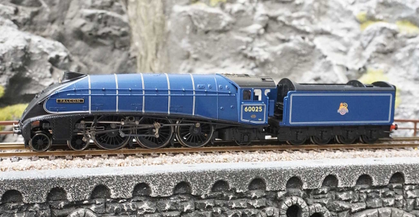 Hornby TT3009M BR Class A4 Class 4-6-2 60025 Falcon