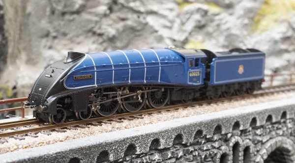 Hornby TT3009M BR Class A4 Class 4-6-2 60025 Falcon