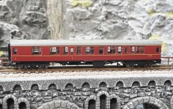 Hornby TT4001B Personenwagen BR Mk1 Composite Corridor...