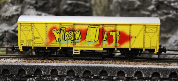Piko  54309 Schienenreinigungswagen SBB mit Graffiti