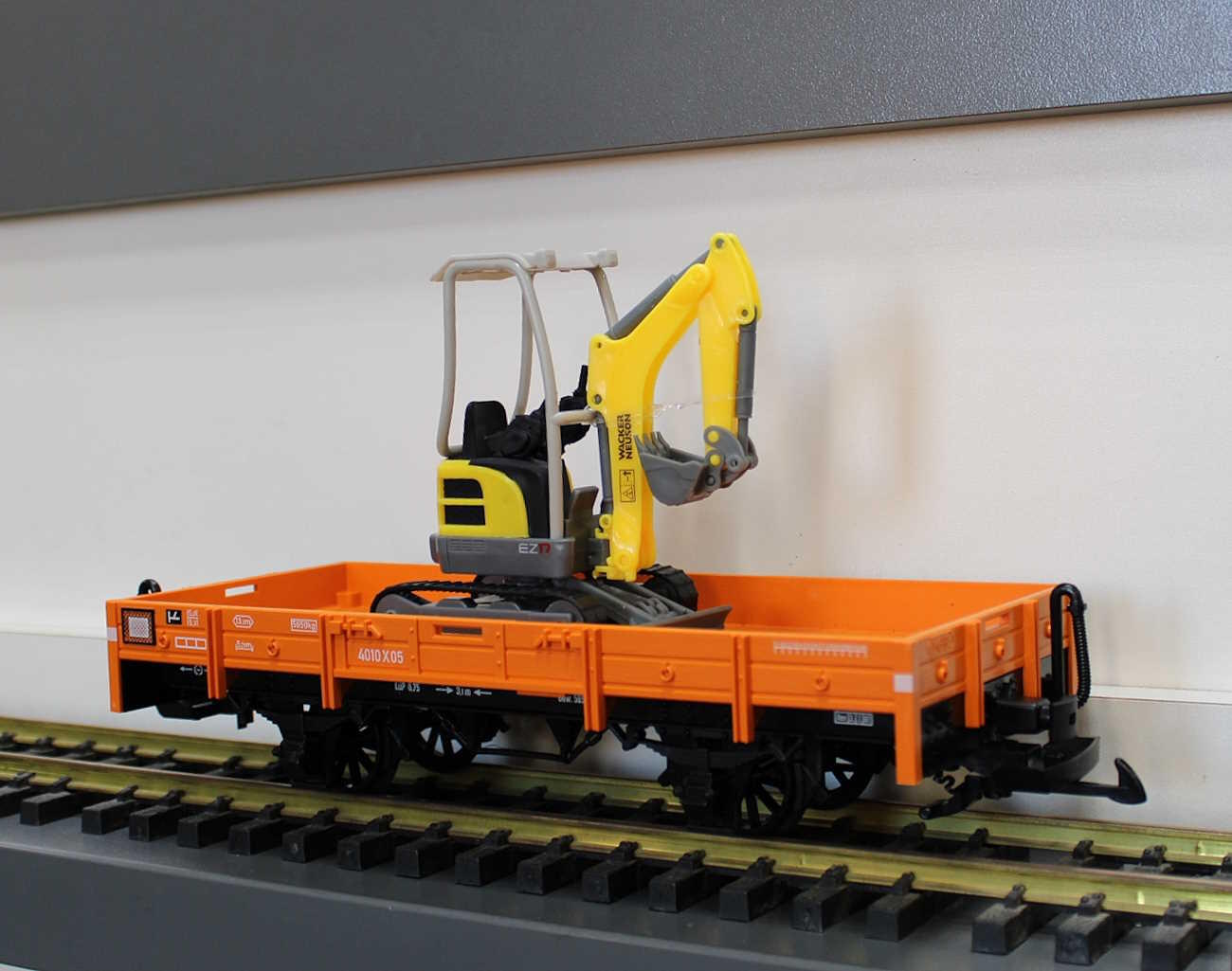 LGB 70403-2 LGB Niederbordwagen mit Bagger
