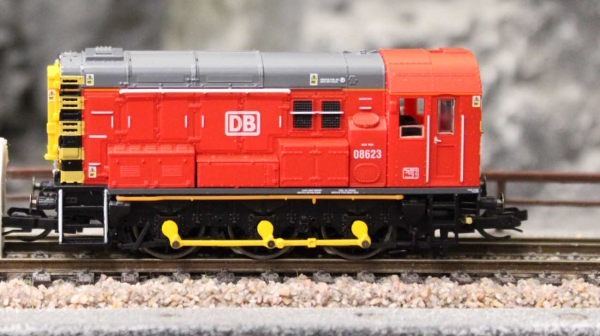Hornby TT3002M Diesellokomotive Class 08 0-6-0 08623 Schenker DB