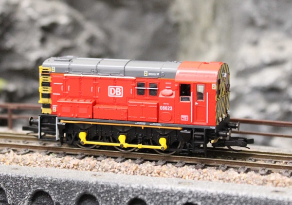 Hornby TT3002M Diesellokomotive Class 08 0-6-0 08623 Schenker DB