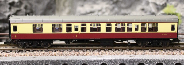 Hornby TT4005 Personenwagen BR Mk1 Composite Corridor E15058