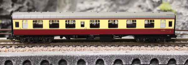 Hornby TT4005 Personenwagen BR Mk1 Composite Corridor E15058