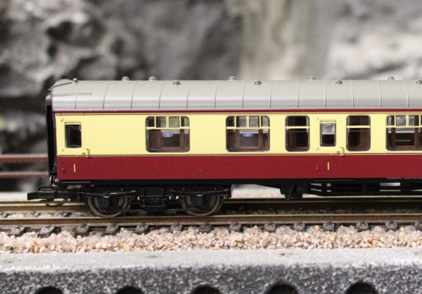 Hornby TT4005 Personenwagen BR Mk1 Composite Corridor E15058