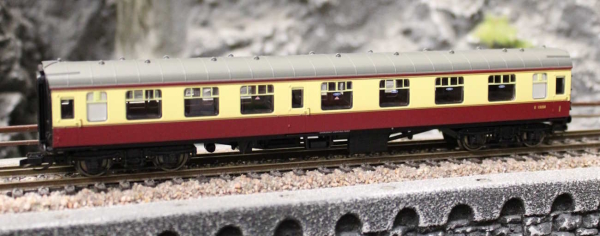 Hornby TT4005A Personenwagen BR Mk1 Composite Corridor E15481