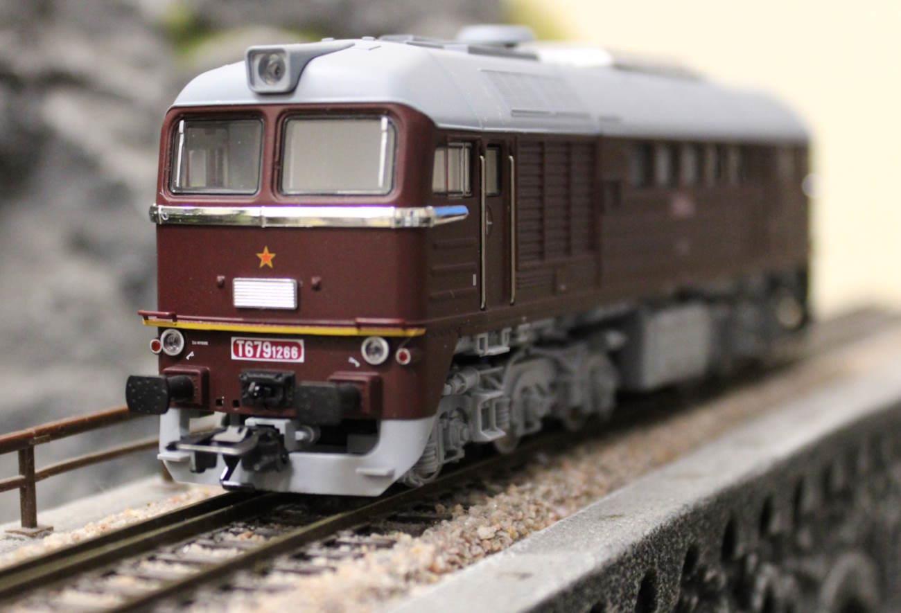 Trix T25202 Diesellokomotive T 679.1266 CSD - Sound Version