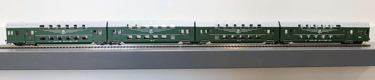 Rivarossi HR4394 4-teilige Doppelstockeinheit mit Steuerabteil und gerade Frontseiten mit großes „DR“-Logo