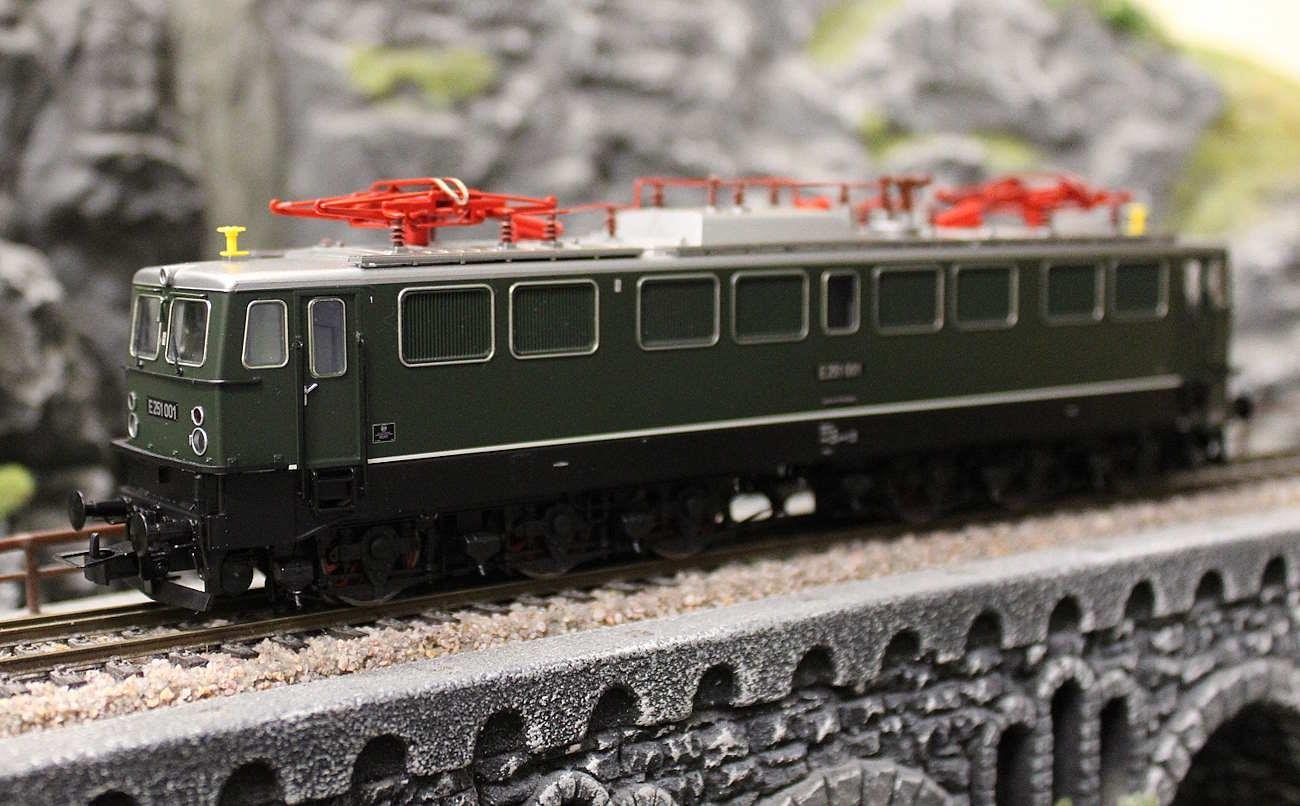 Rivarossi HR2941S Elektrolokomotive E251 001 DR - Sound Version