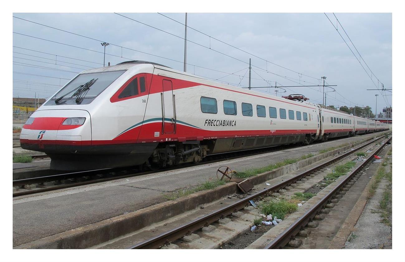 Rivarossi HR3024 FS, 5-tlg. Set Zwischenwagen für Hochgeschwindigkeitszug mit Neigetechnik der Reihe ETR 460 „Frecciabianca“, Ep. VI