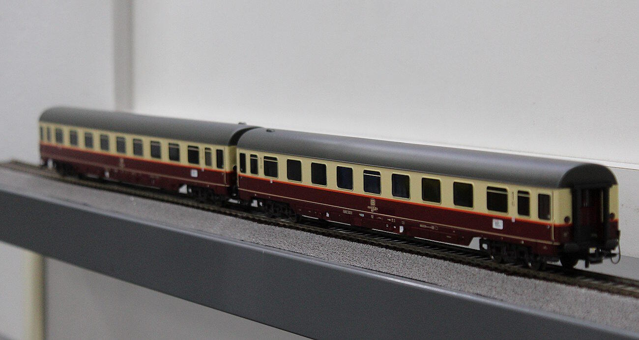 Rivarossi HR4397 2-teiliger Set Avmz111 in Rheingold DB