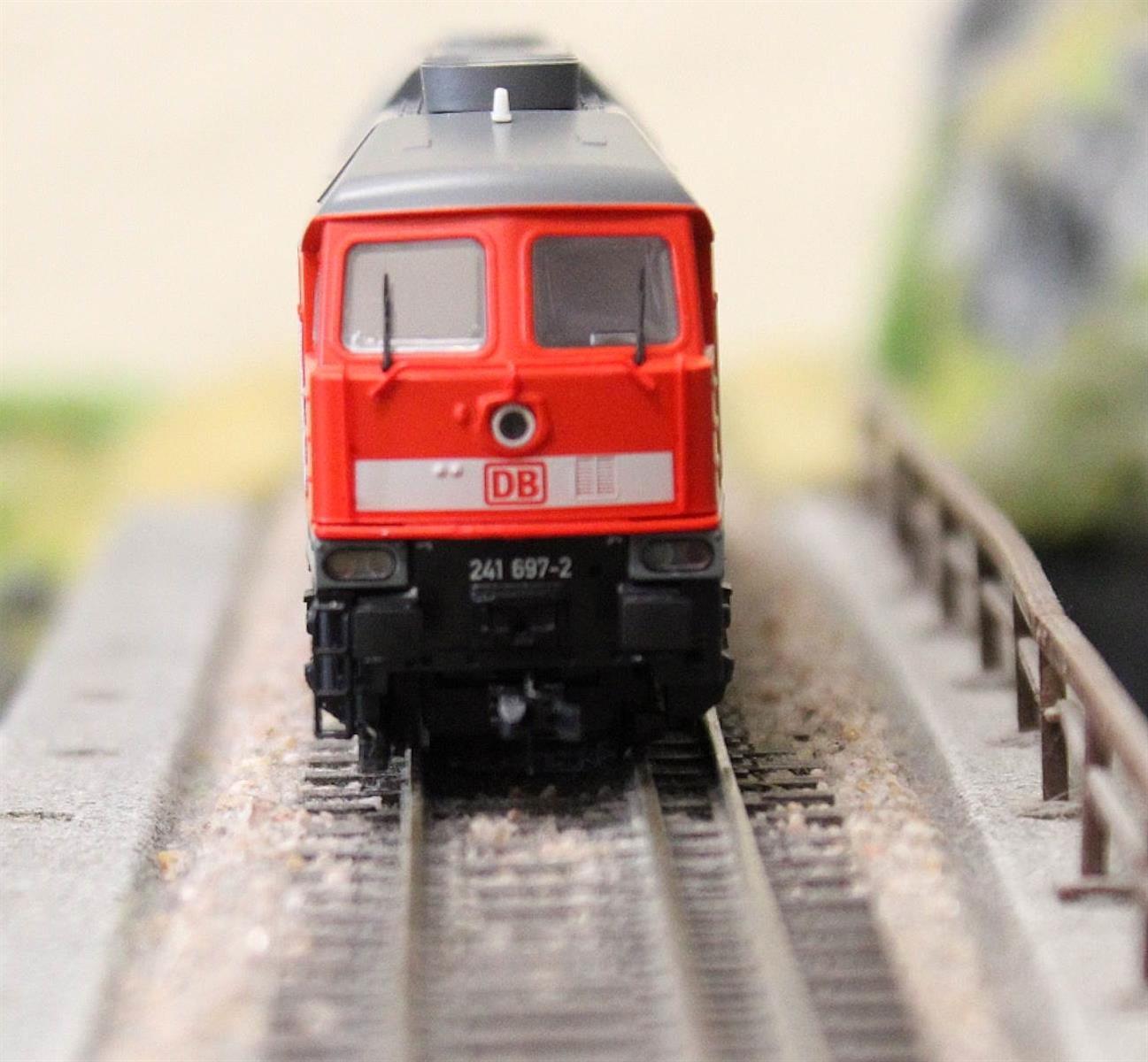 Tillig 05771 Diesellokomotive BR 241 „Railion DB Logistics“ der DB AG