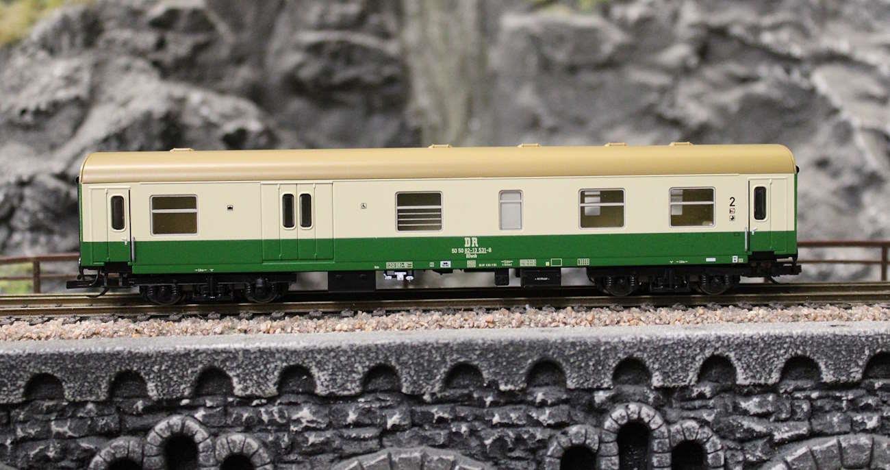 Tillig 16613 Gepäckwagen der DR