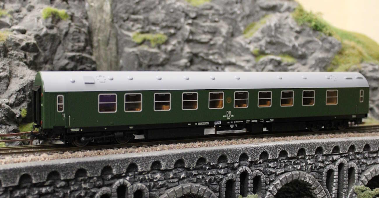 Tillig 75001 Salon-Nachrichtenwagen der DR, 2. Betriebsnummer