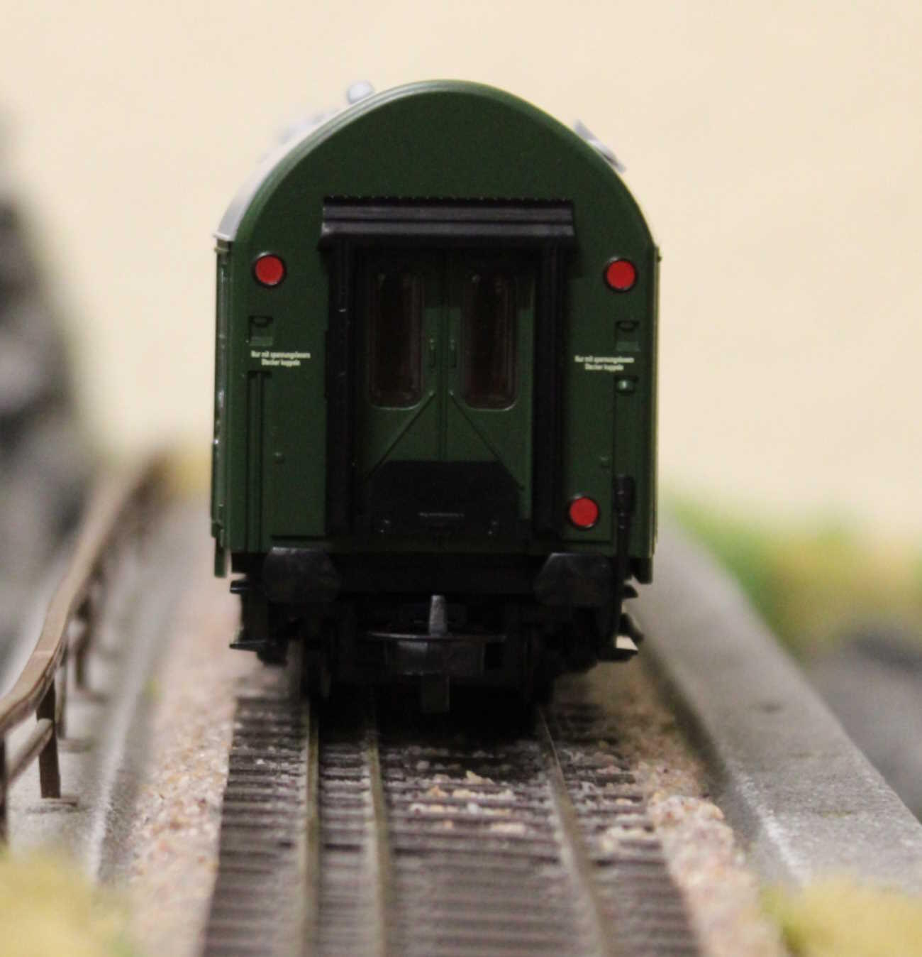 Tillig 75001 Salon-Nachrichtenwagen der DR, 2. Betriebsnummer