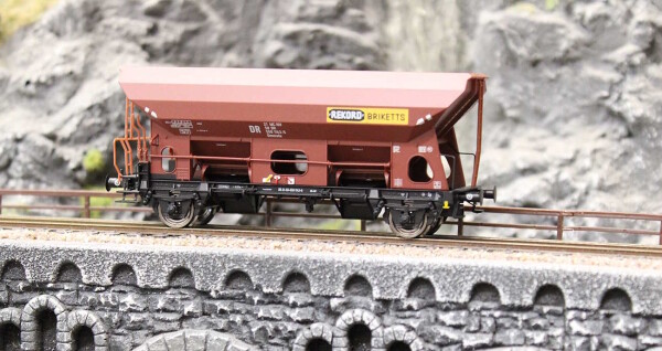 Brawa 49552  Offener Güterwagen Ommstu "Rekord Briketts" DR