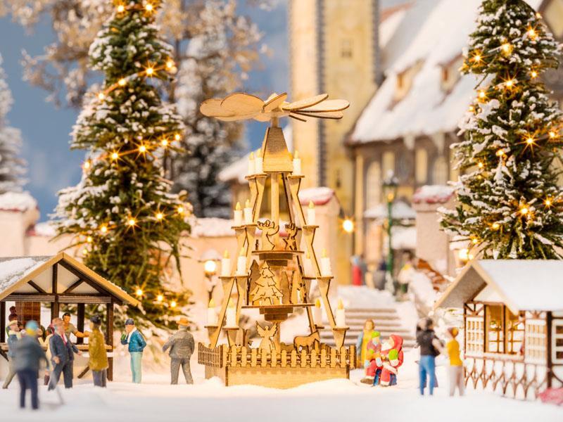 Noch 14395 Weihnachtsmarkt-Pyramide