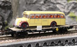 Liliput 235784 Transportwagen der ÖBB, mit Gräf & Stift ÖBB-Bahnbus