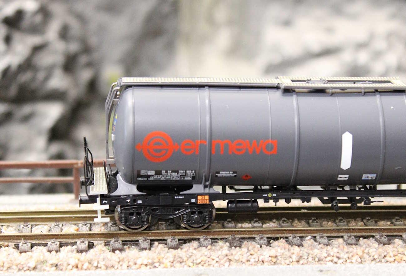 Igra Modell 96200026 Kesselwagen Zacns 88 -ermewa-