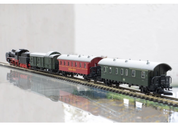Märklin 081874 Startpackung "Museumspersonenzug" mit Dampflok BR 24
