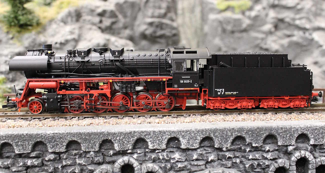 Saxonia 120107 Schlepptenderlokomotive BR 58 mit T34 Tender DR - Epoche IV