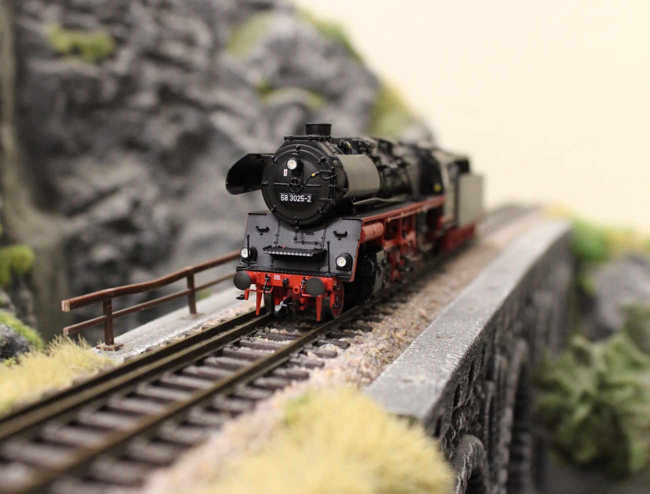 Saxonia 120107 Schlepptenderlokomotive BR 58 mit T34 Tender DR - Epoche IV