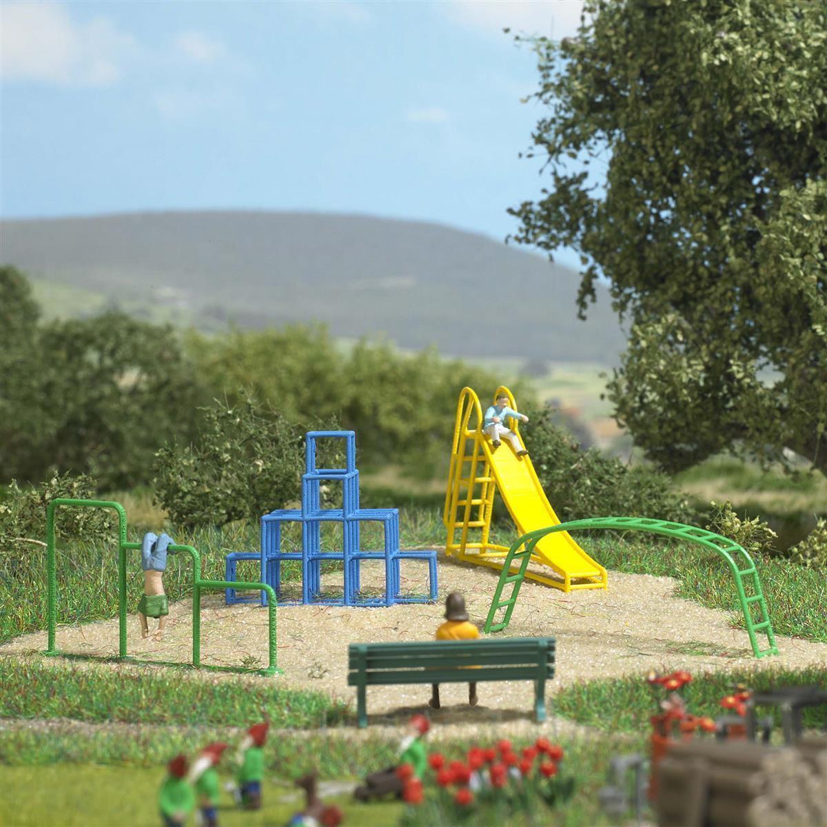 Busch 8867 Action Set: Spielplatz TT
