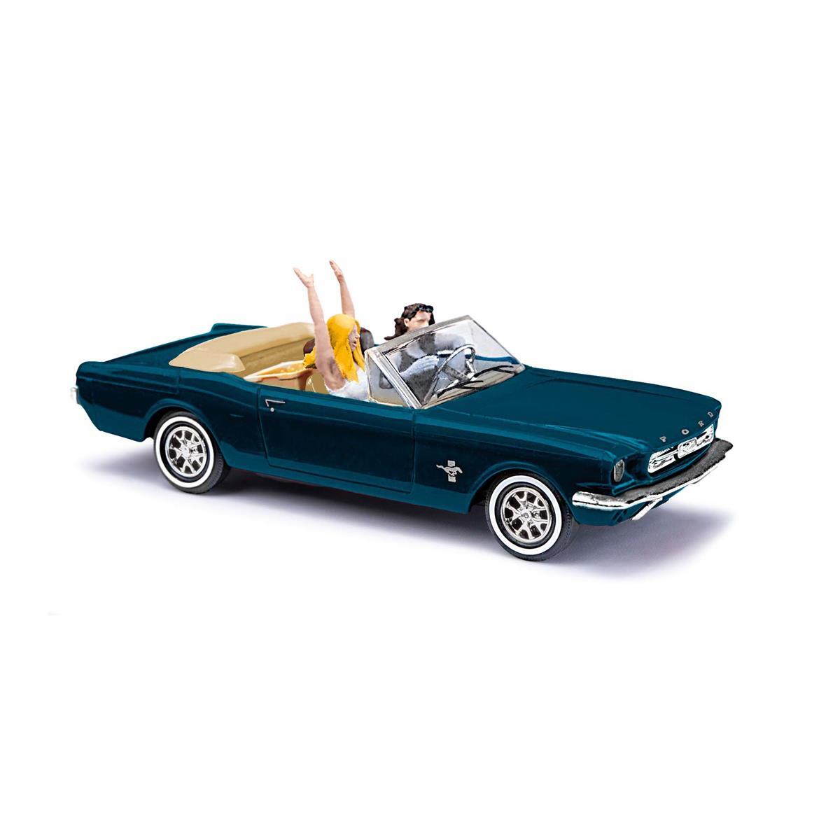 Busch 47528 Ford Mustang Cabrio mit Figur