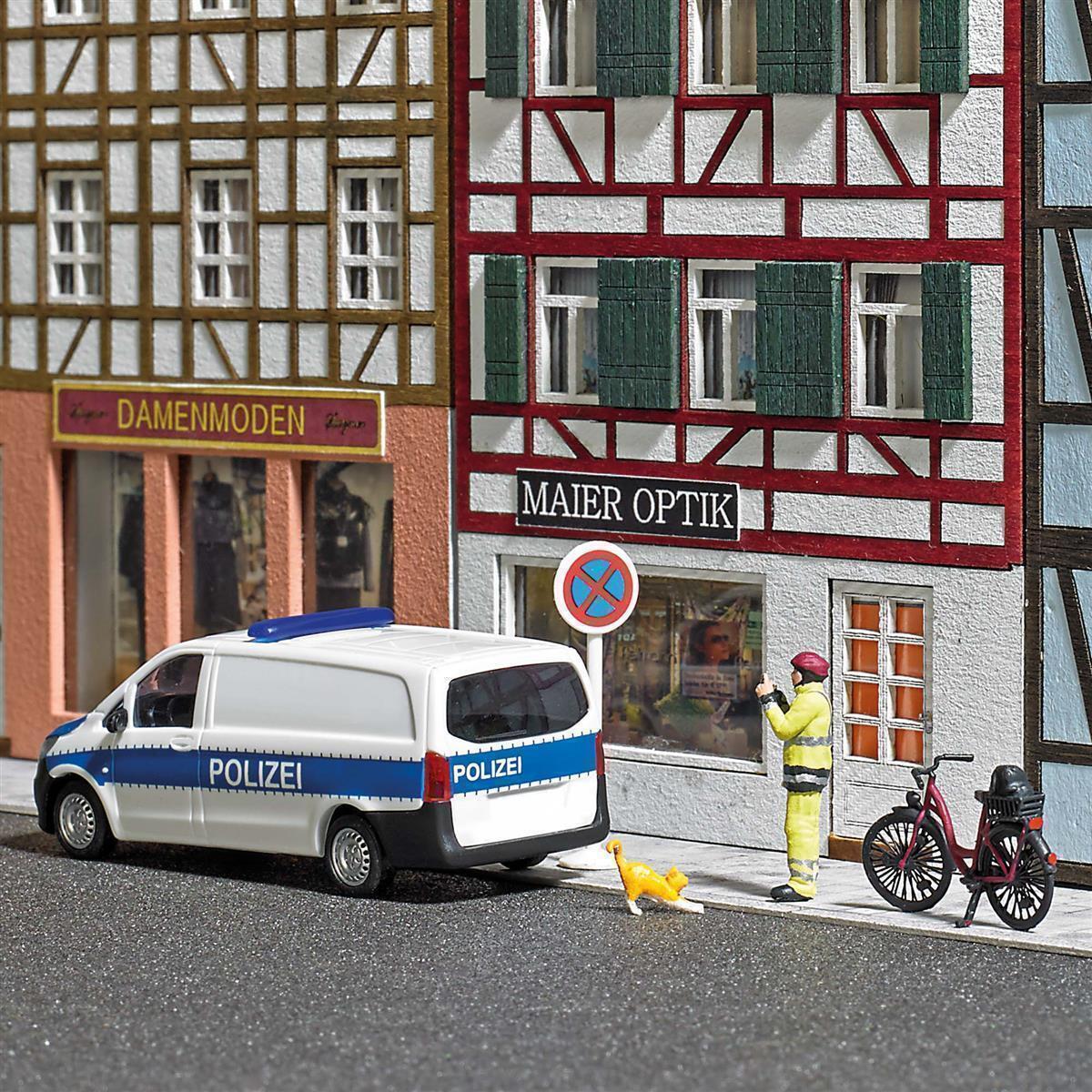 Busch 79801 Action Set: Anzeigenhauptmeister