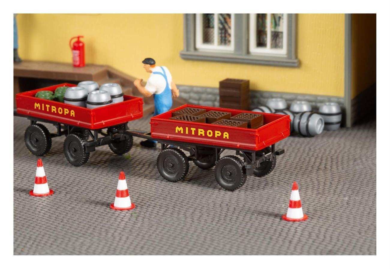 Auhagen 40511 Pomßenschlepper mit Anhänger „Mitropa“