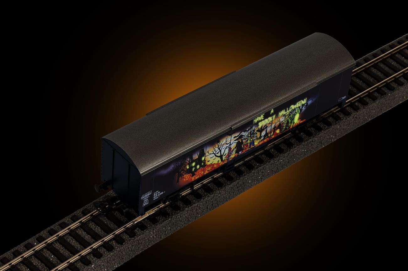 Piko 27704 Gedeckter Güterwagen "Halloween"