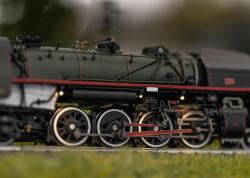 Trix T25141 Dampflokomotive mit Öl-Tender 141.R.1244 SNCF