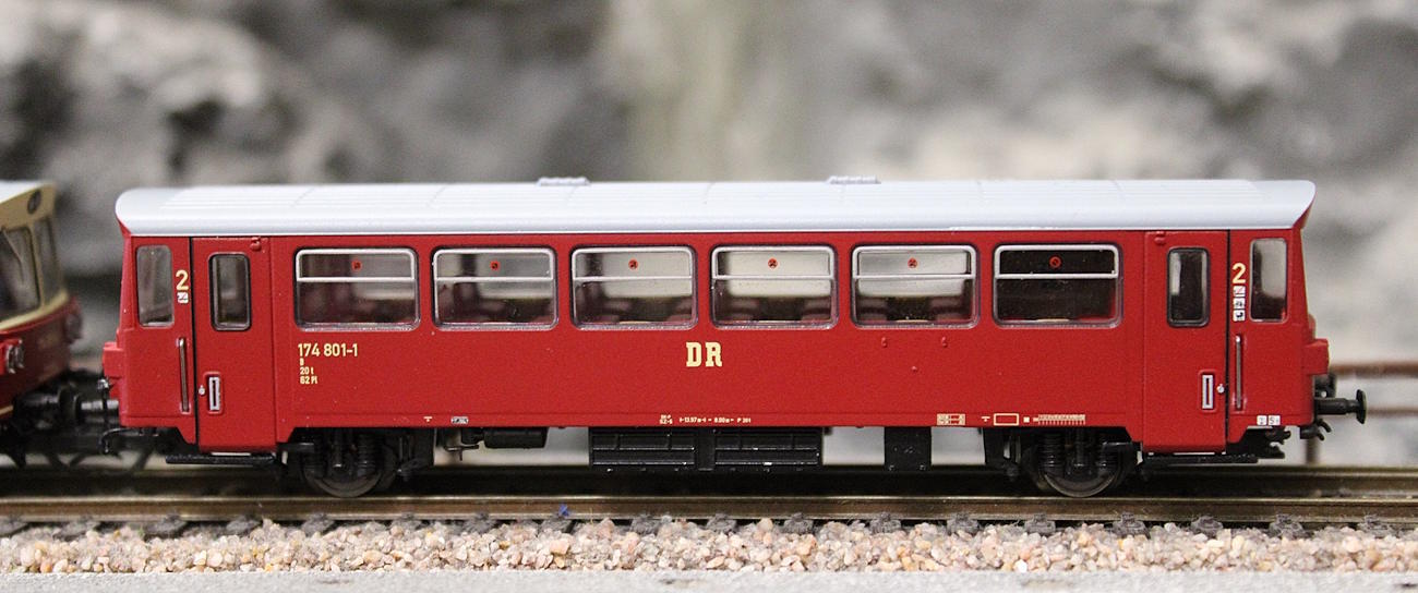 Roco 7780006 Dieseltriebwagen 174 001-8 mit Beiwagen DR