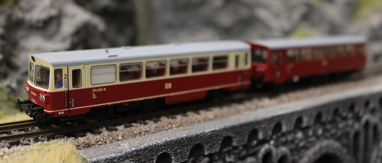 Roco 7790006 Dieseltriebwagen 174 001-8 mit Beiwagen DR - Sound Version