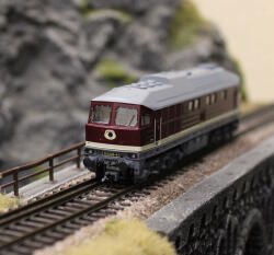 Roco 7390008 Diesellokomotive BR 142 006-6 DR - Sound...