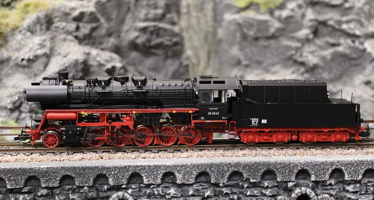 Saxonia 120128 Schlepptenderlokomotive BR 58 3045 T28-Tender DR